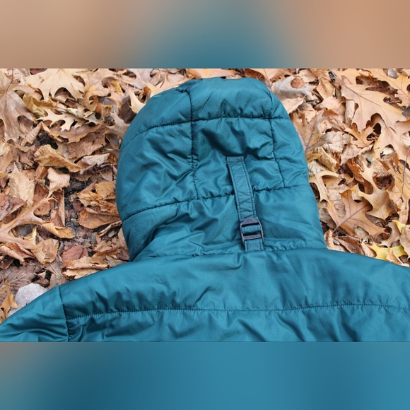 L.L.Bean Men's PrimaLoft Packaway Hooded Jacket - Picture 2 of 8